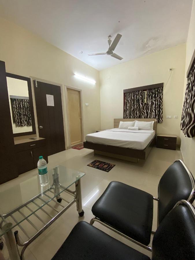 Lake Land Guest House Kolkata Exterior photo