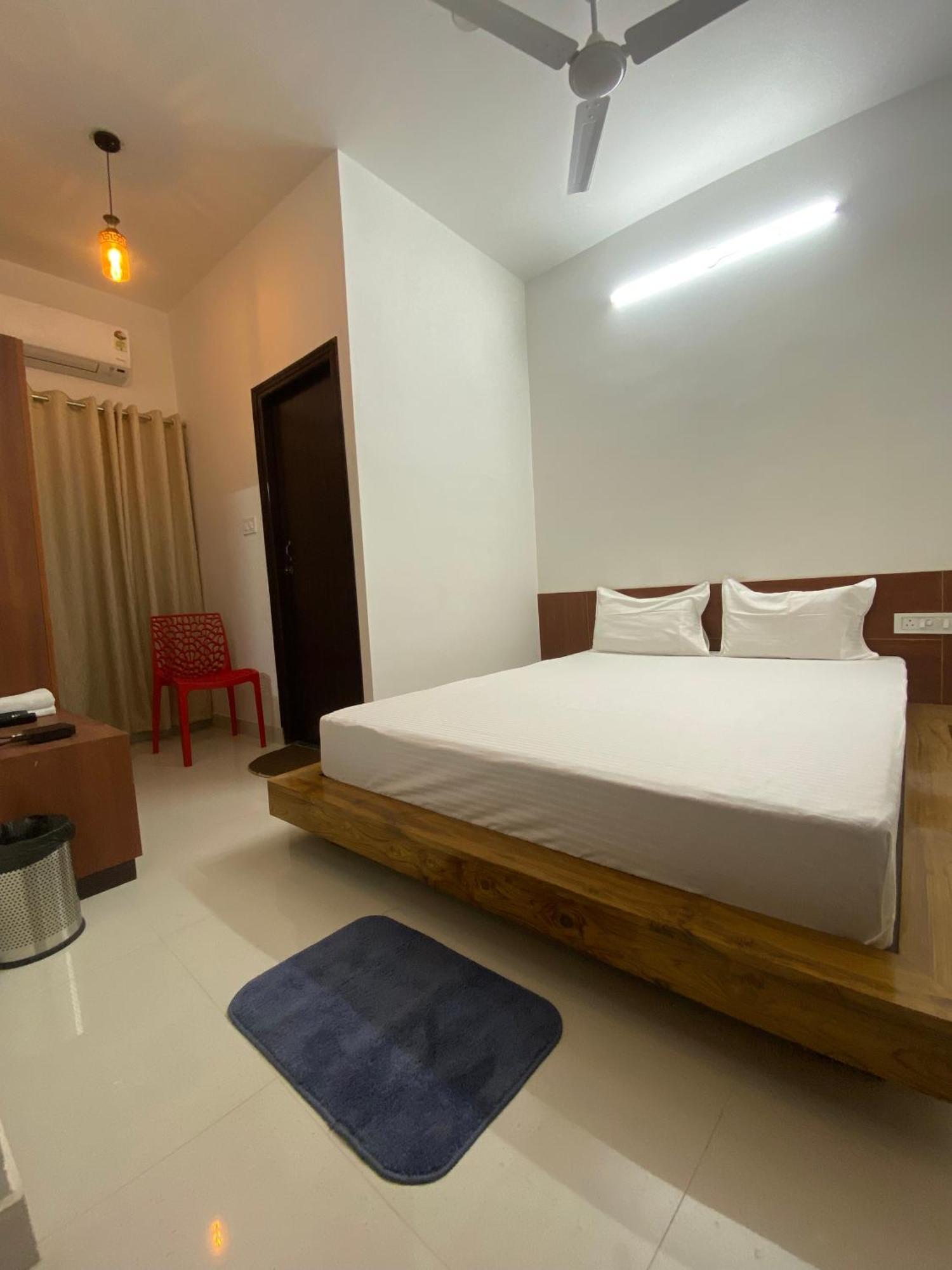 Lake Land Guest House Kolkata Exterior photo