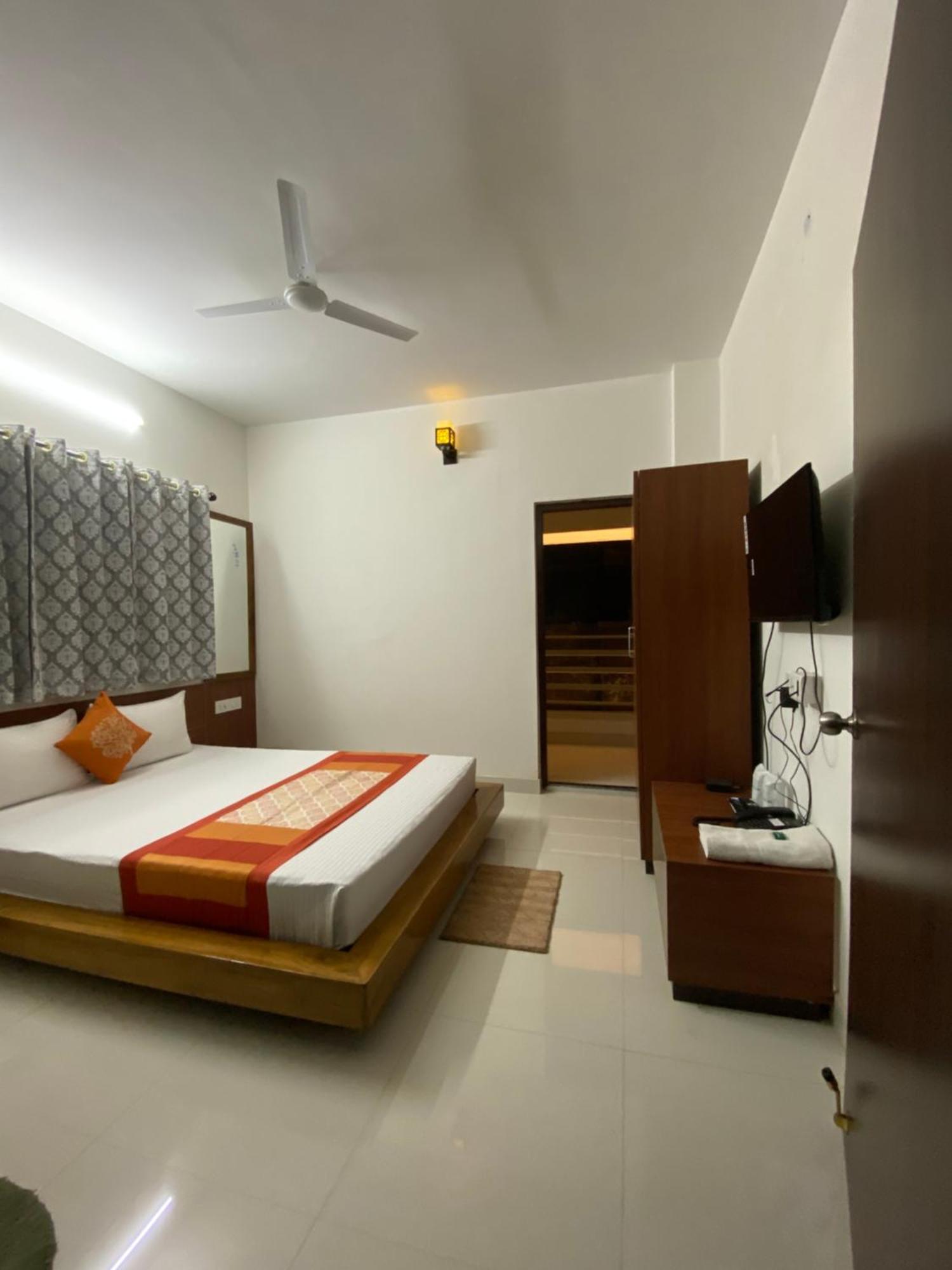 Lake Land Guest House Kolkata Exterior photo
